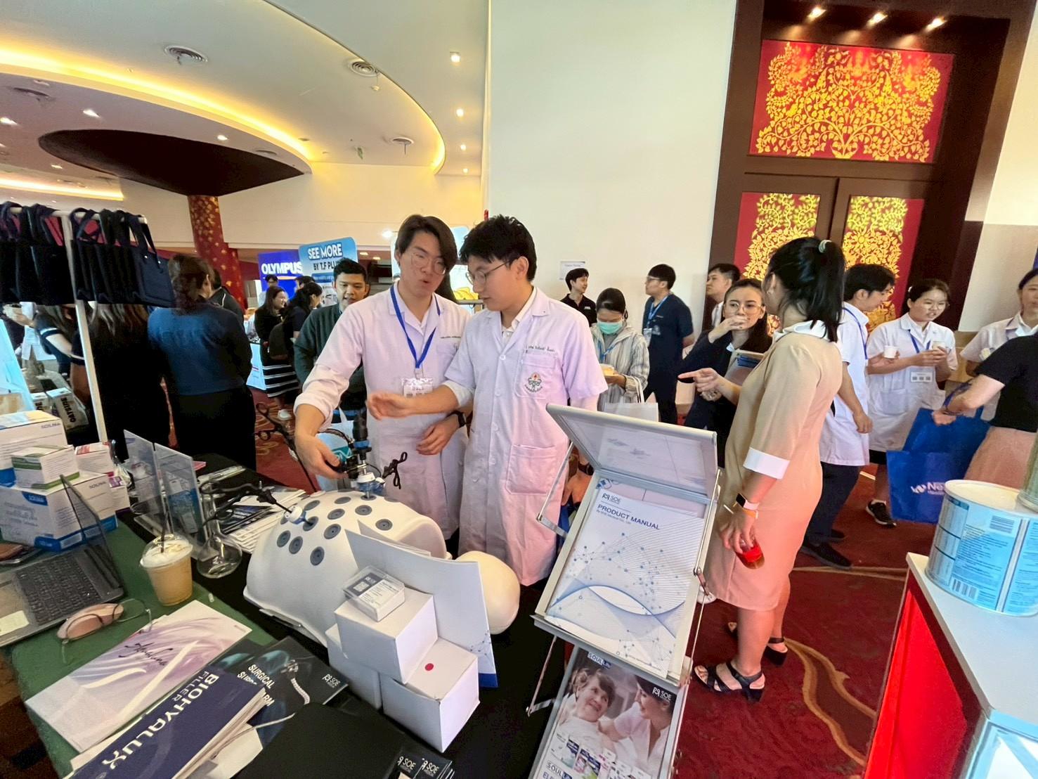 LINE_ALBUM_Booth Medical Device CNX_260309_1