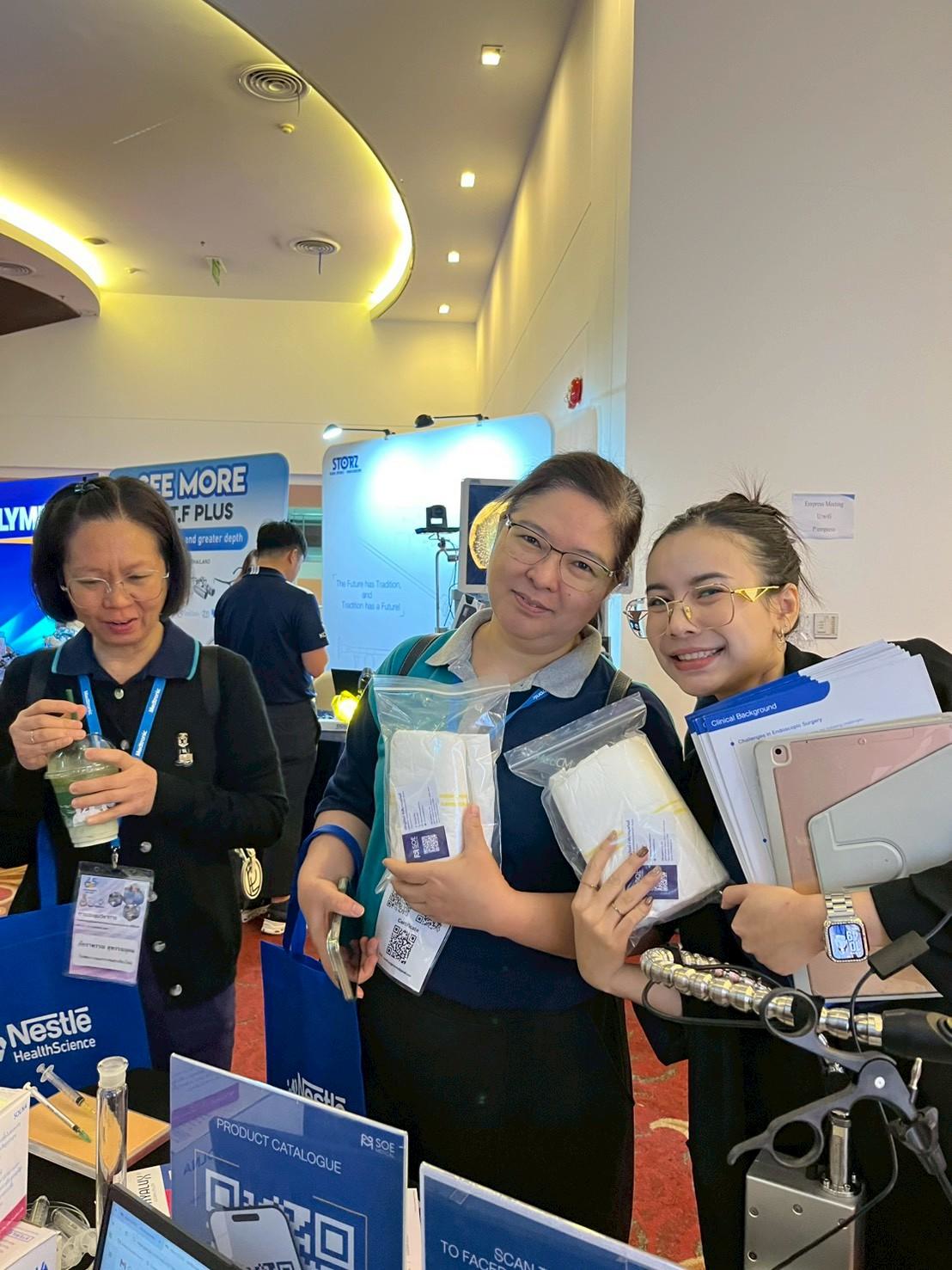 LINE_ALBUM_Booth Medical Device CNX_260309_12